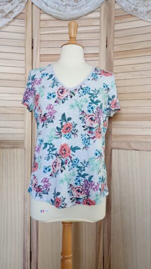 T-shirt gris avec motifs floraux