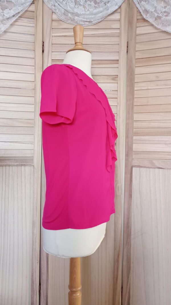 T-shirt rose avec dentelle et volants – Image 5