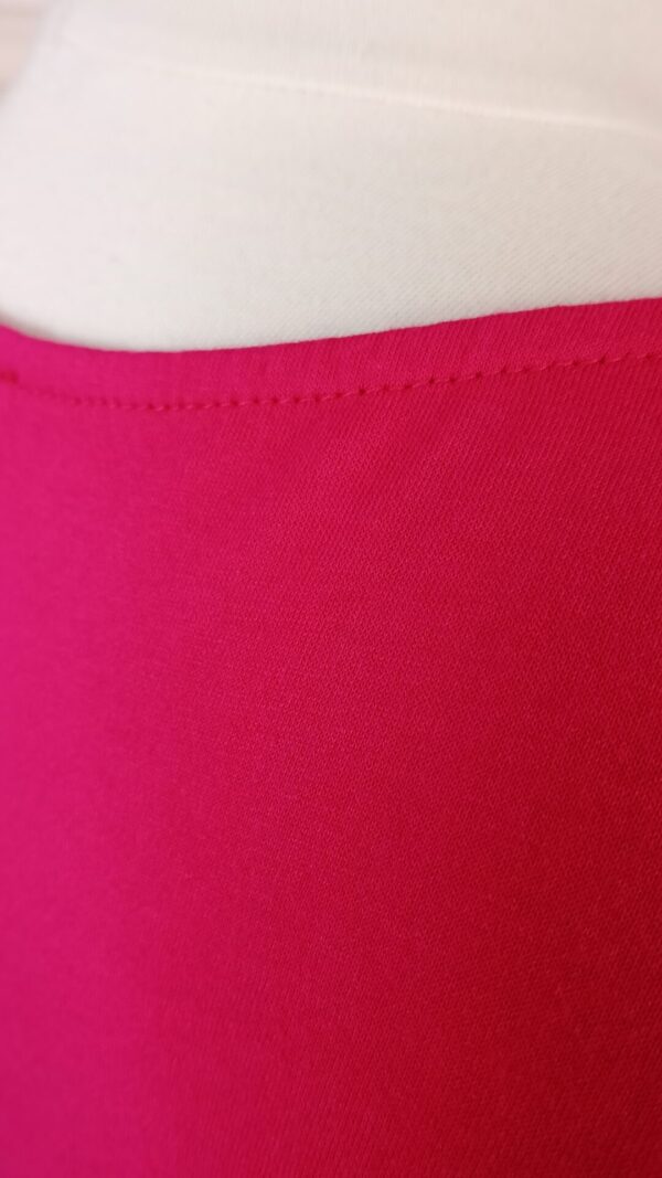 T-shirt rose avec dentelle et volants – Image 9
