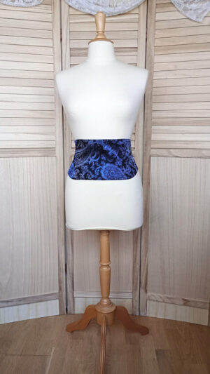 Serre-taille en jacquard noir et bleu